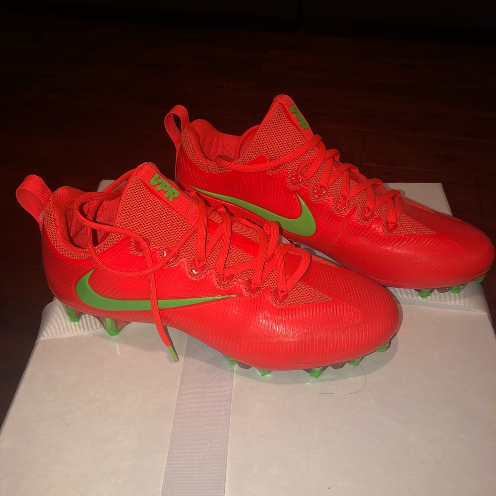 Nike Football Vapor Cleats (brand new)